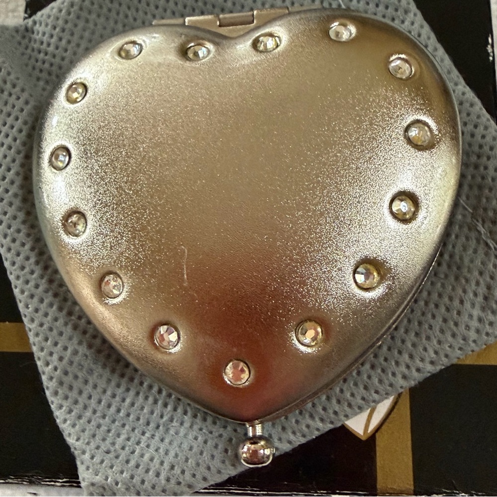 Beautiful mirror and powder box